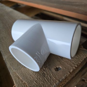 1-1/2 in. SCH40 PVC Tee 3-Way NSF Pipe Fitting Socket